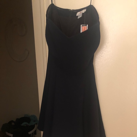 Vineyard Vines Solid Black Flounce Dress - Picture 2 of 6